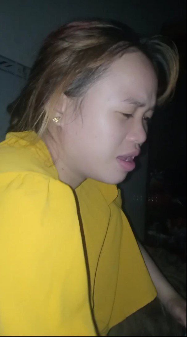 Buồn gã chồng chỉ lo công việc, người vợ địt nhau với đồng nghiệp trẻ
